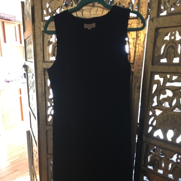 Apostrophe Black Maxi! Comfortable and Classy (Lg) - Picture 8 of 8
